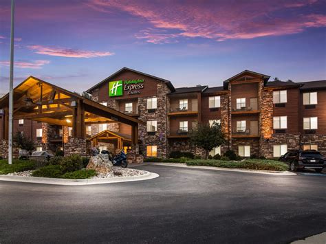 Holiday Inn Express Hotel & Suites Custer .
